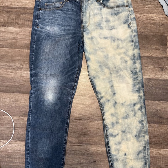 Half Bleached American Eagle Jeans - Picture 2 of 3